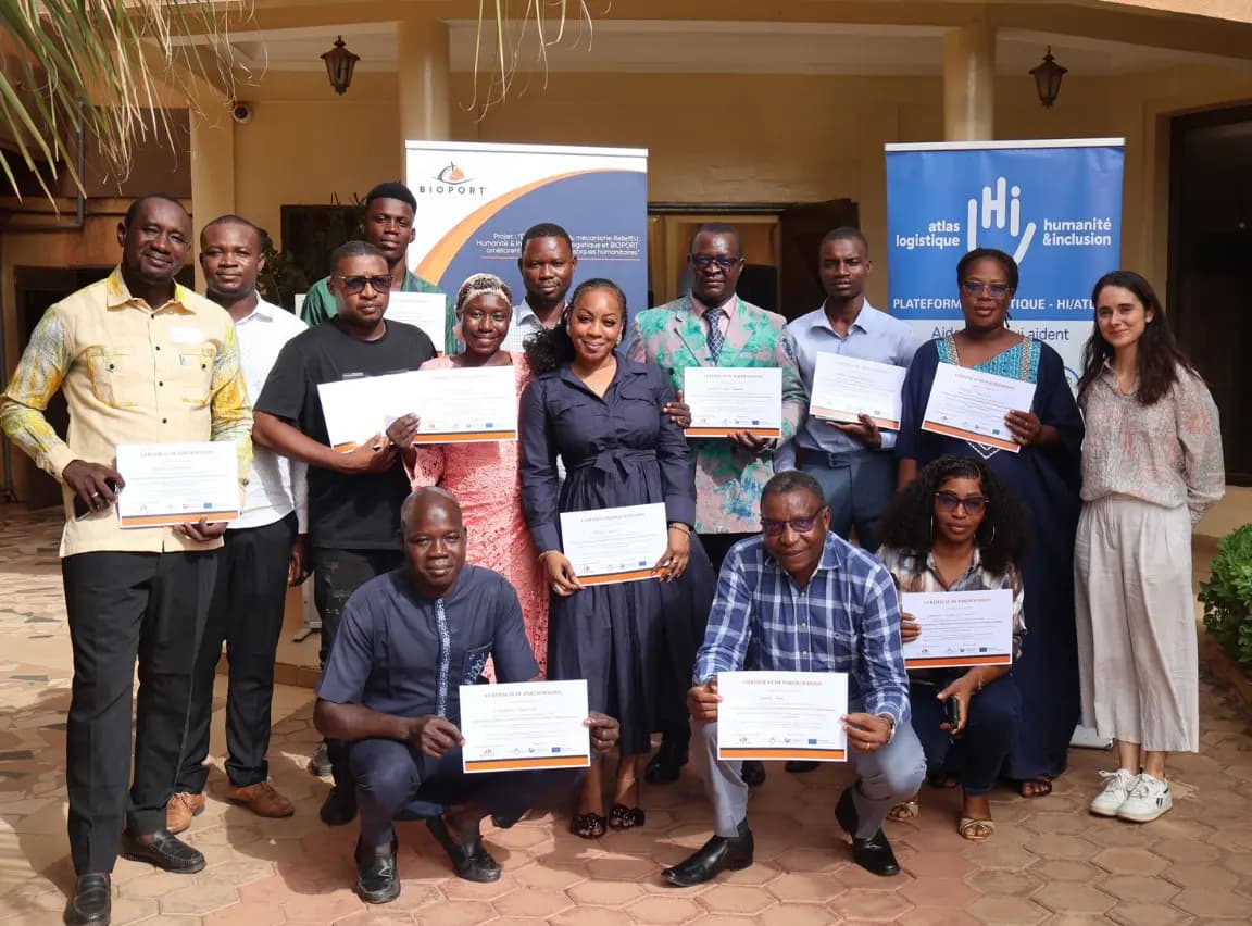 Les participants ont mis en pratique leurs connaissances lors d'une formation immersive reposant sur un serious game. Session de formation en importation et dédouanement humanitaire à Ouagadougou, Burkina Faso